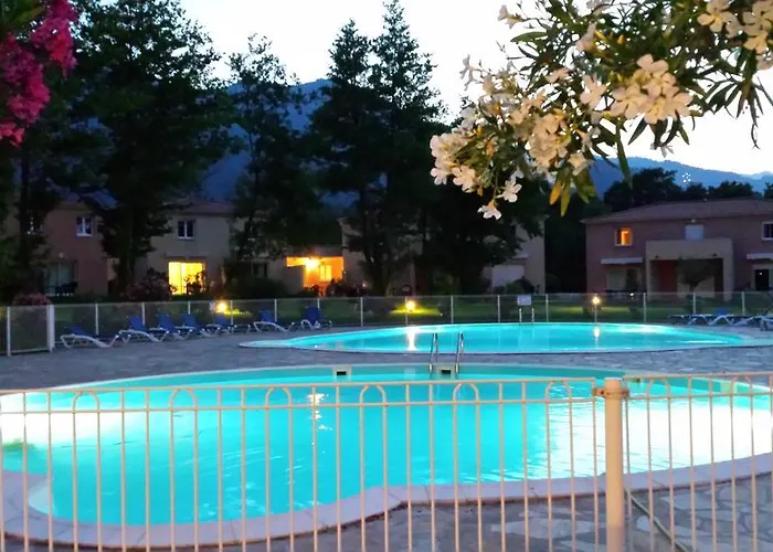 Le Domaine De Mélody Village de vacances 3*