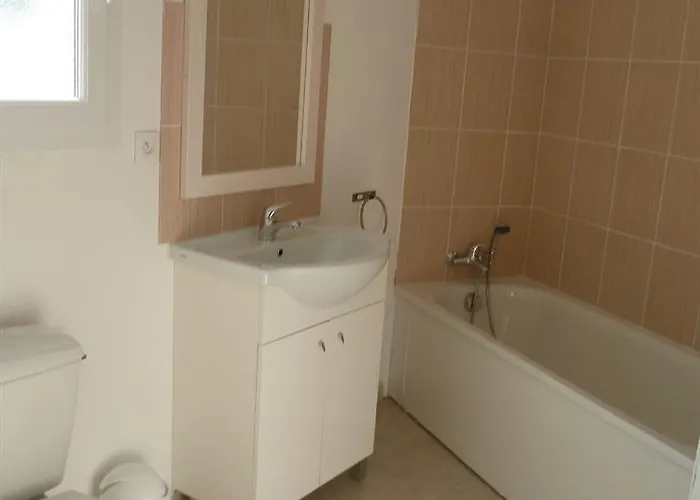 Le Domaine De Mélody Village de vacances Santa-Maria-Poggio (Corsica)