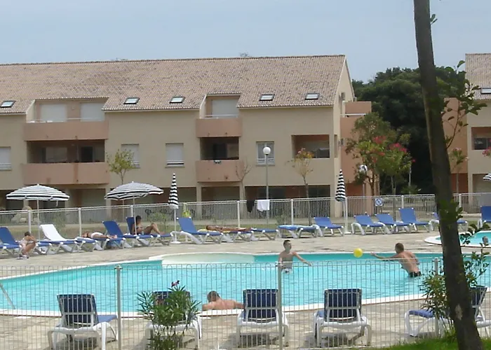 Le Domaine De Melody Vakantiepark Santa-Maria-Poggio (Corsica)